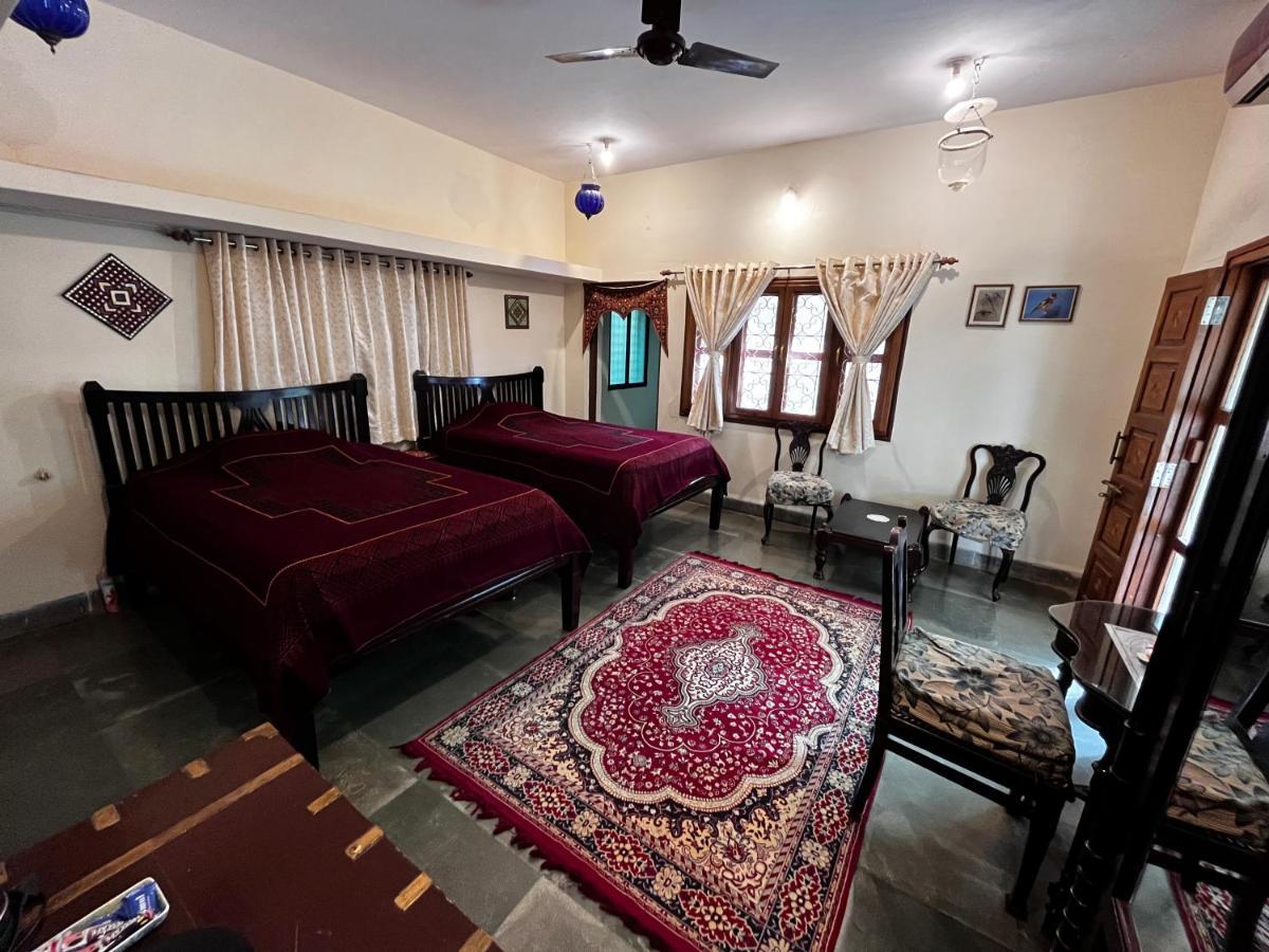 Sharad Baug Homestay ภุช ภายนอก รูปภาพ