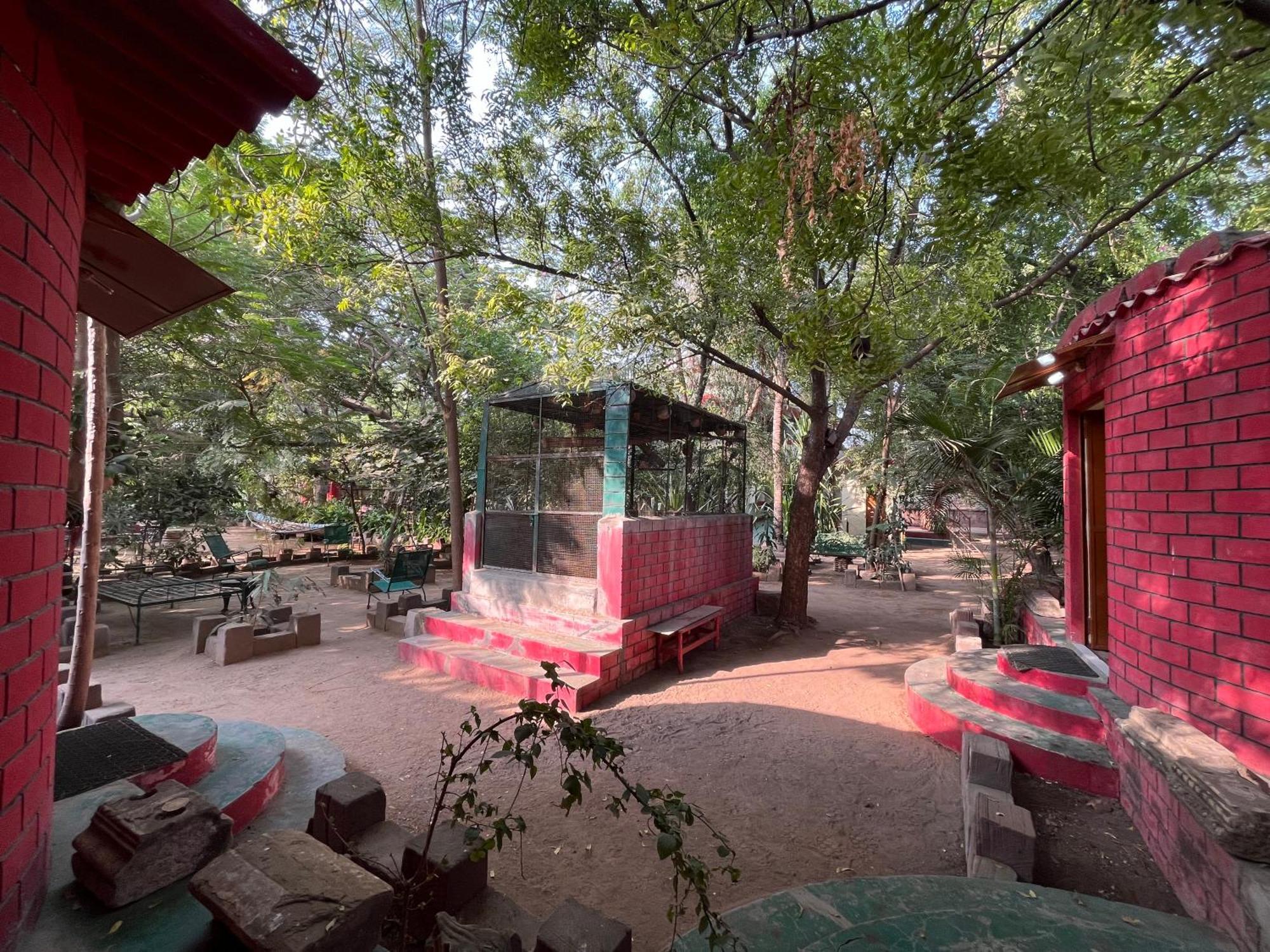 Sharad Baug Homestay ภุช ภายนอก รูปภาพ