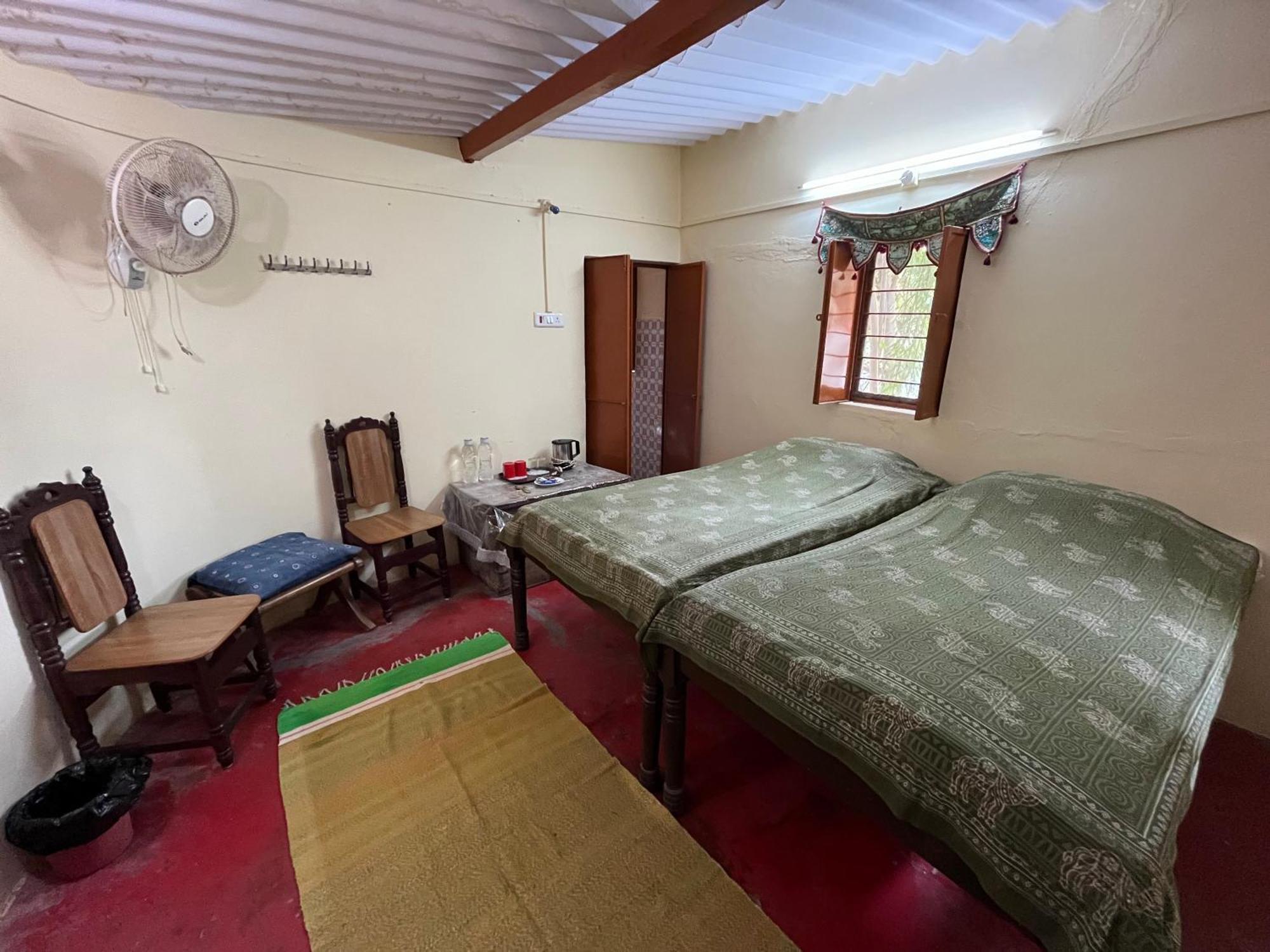 Sharad Baug Homestay ภุช ภายนอก รูปภาพ