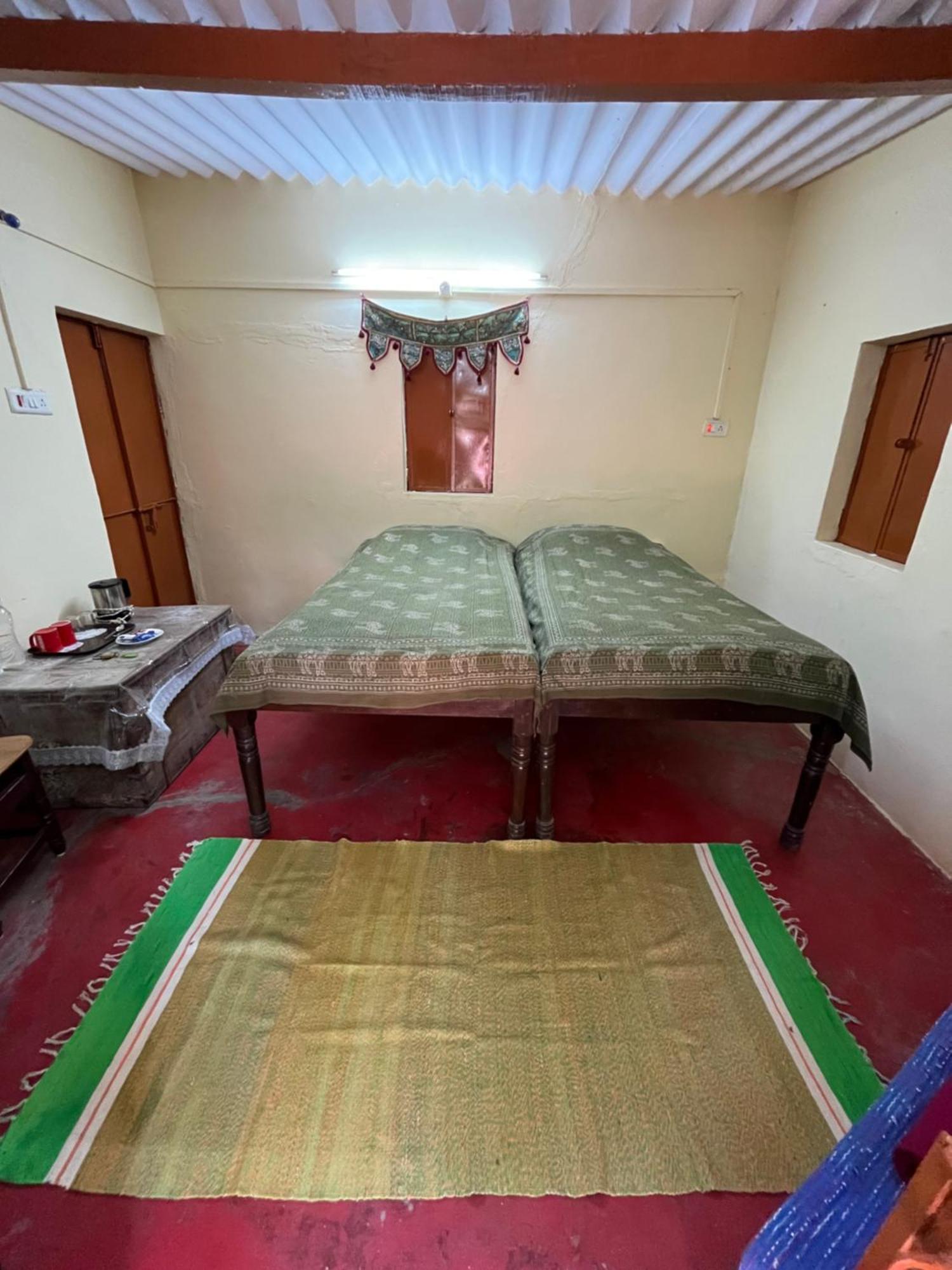 Sharad Baug Homestay ภุช ภายนอก รูปภาพ