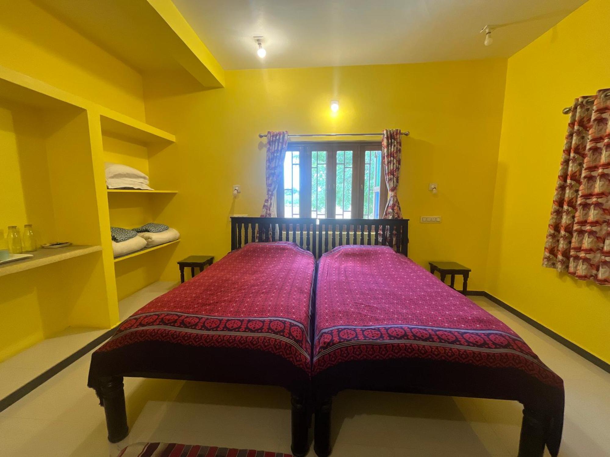 Sharad Baug Homestay ภุช ภายนอก รูปภาพ