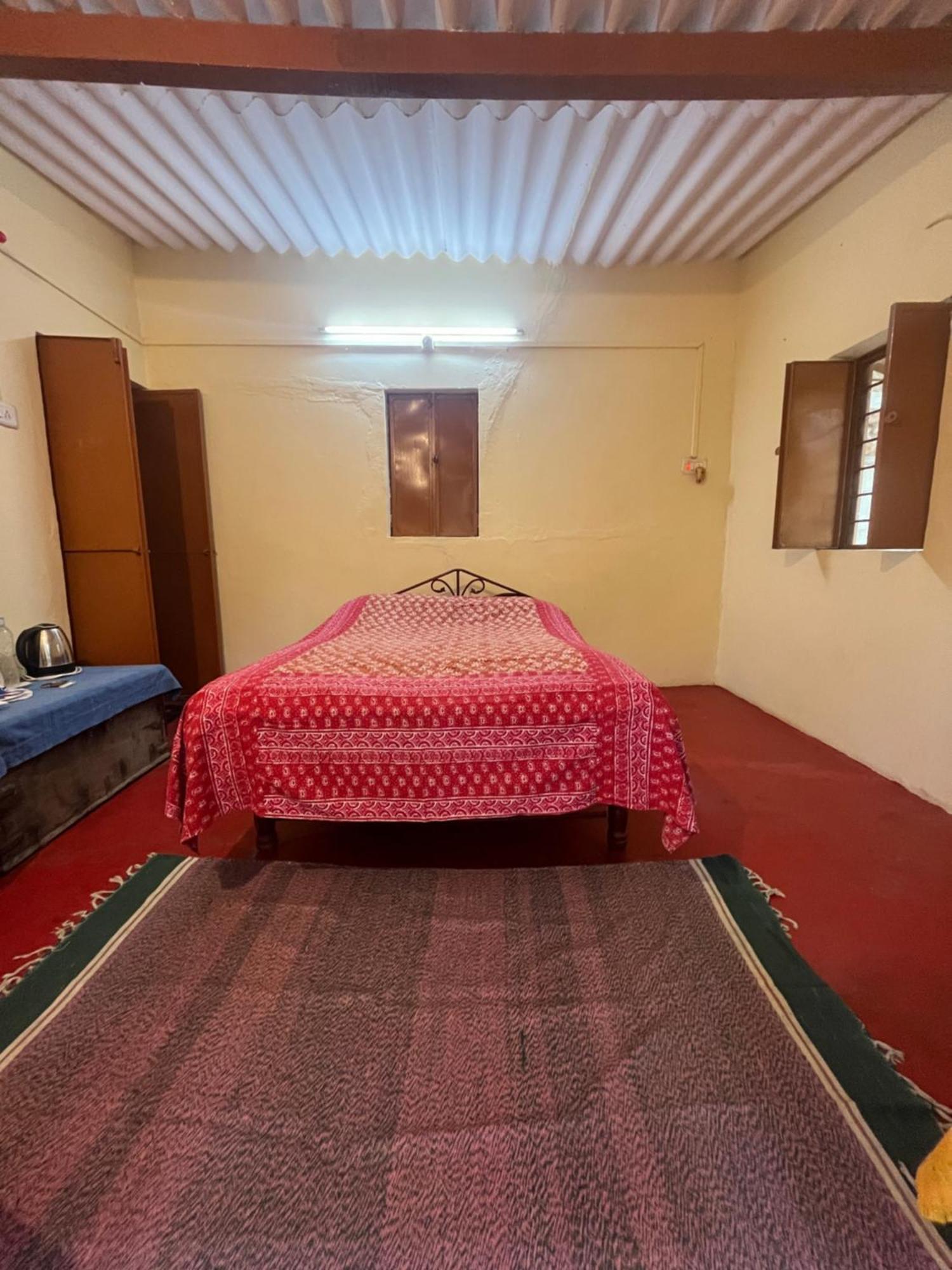 Sharad Baug Homestay ภุช ภายนอก รูปภาพ