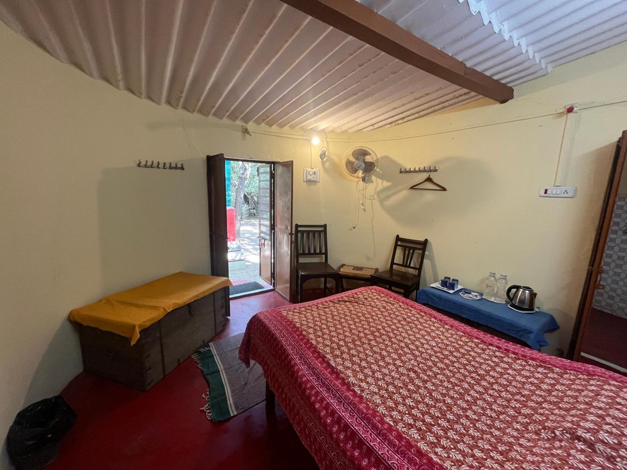 Sharad Baug Homestay ภุช ภายนอก รูปภาพ